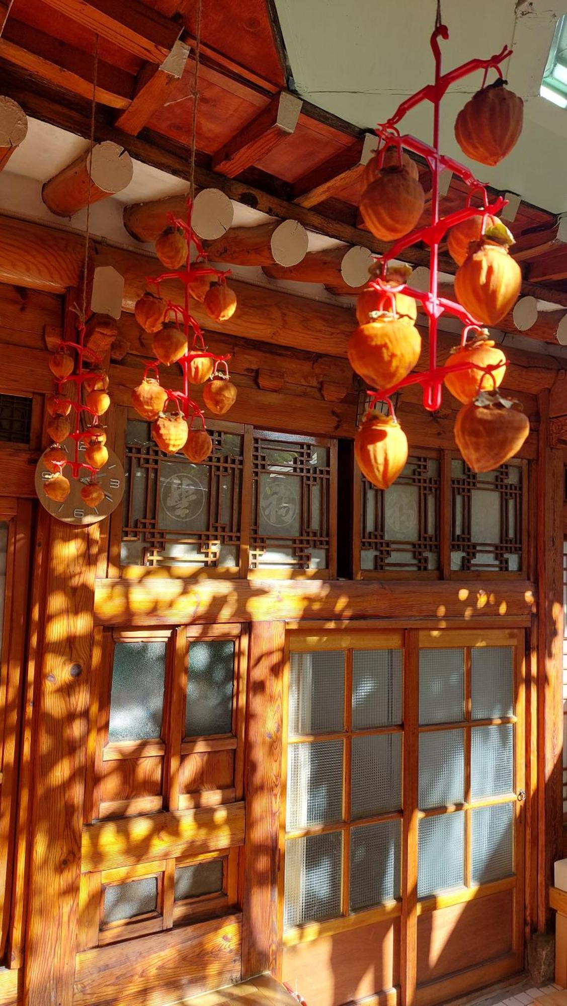 Dongmyo Hanok Sihwadang - Private Korean Style House In The City Center With A Beautiful Garden سيول المظهر الخارجي الصورة